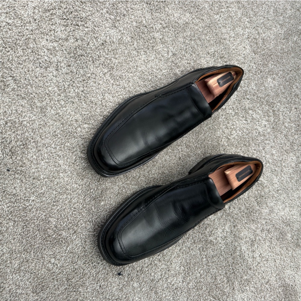 EUC Johnston and Murphy 11.5 Black Leather Slip-On Shoe.